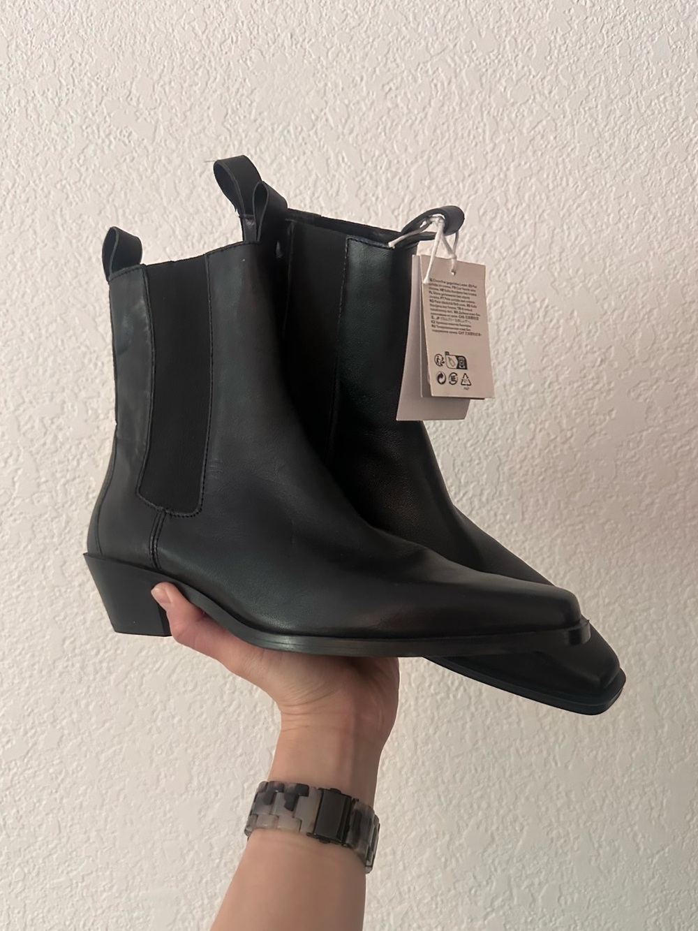 NWT H&M Premium Genuine Leather Black Chelsea Ankle Boots